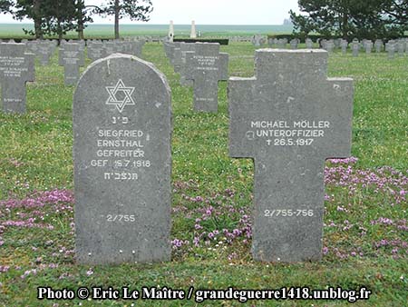 Tombes du cimetière militaire allemand d'Auberive