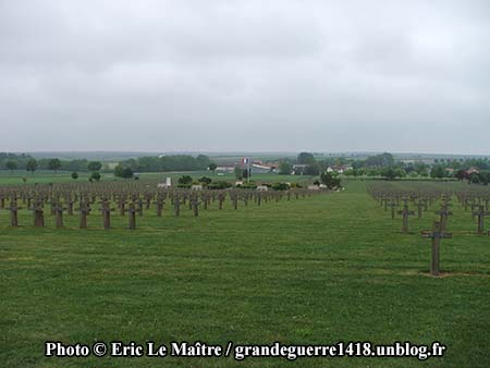 Alignement de tombes n°1 de la Nécropole nationale de Souain-Perthes-lès-Hurlus