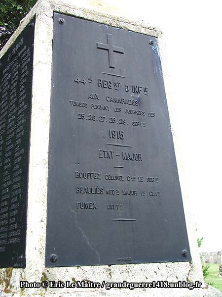 La Nécropole Nationale de Souain 28e Brigade - Détail du Monument aux morts du 44e RI