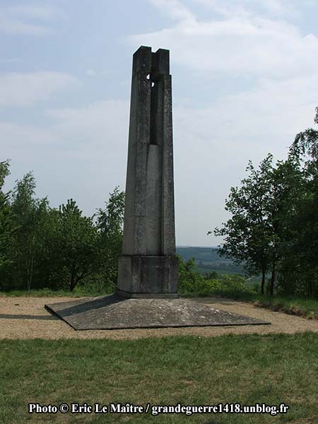 Monument au 27e BCA