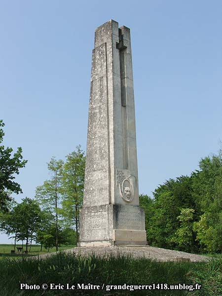 Autre vue du monument au 27e BCA