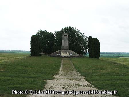 Monument aux morts des 170e et 174e RI - Photo 1