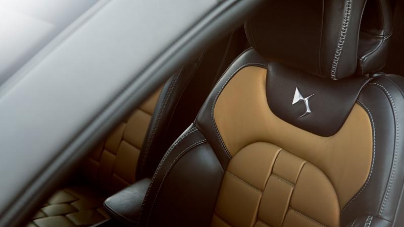 2011 Citroen DS4 interior pictures leaked!