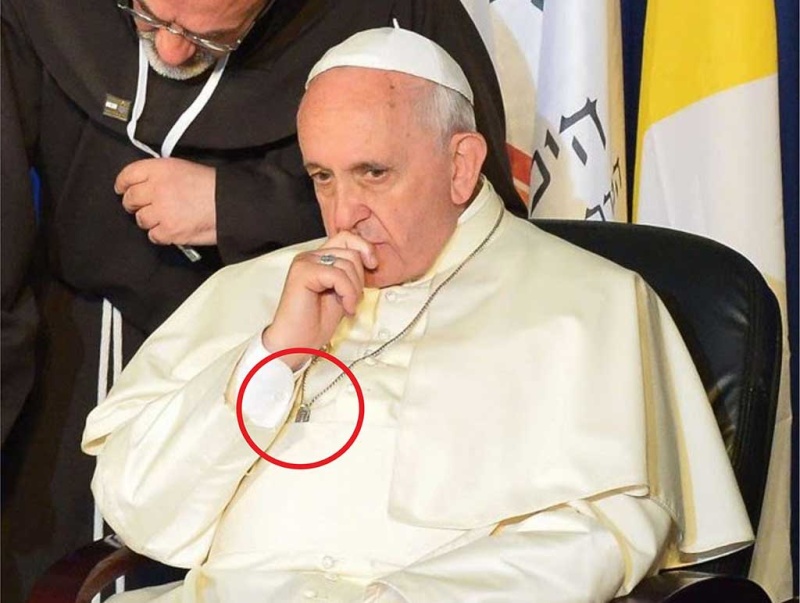 Римский еврей. Папа Римский Франциск целует руку Рокфеллеру. Папа Римский Франциск рептилоид. Ватикан папа Римский. Папа Франциск 666.